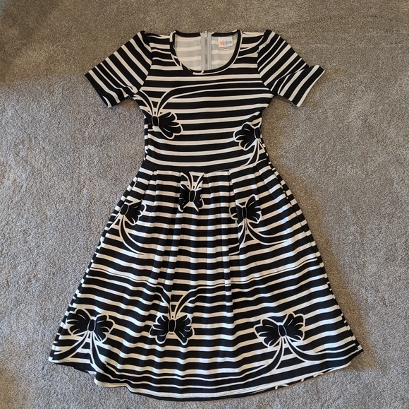 LuLaRoe Dresses & Skirts - LuLaRoe Black and White Striped Midi Dress